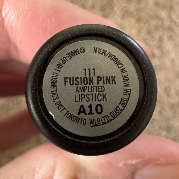 MAC Amplified Lipstick in Fusion Pink - Picture 3 of 3